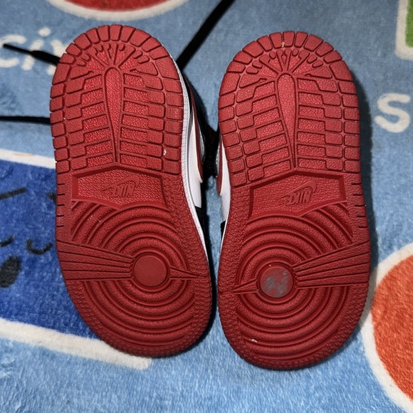 Jordan 1 - Picture 3 of 3